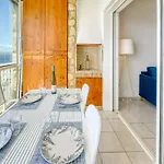 Appartement In By The Waterfront Roses