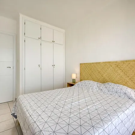Apartment With Barbecque *